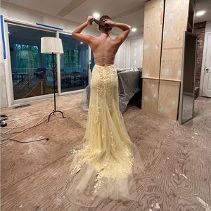*BRAND NEW* Light Yellow Prom/Formal Dress Mermaid style Tulle Lace Backless